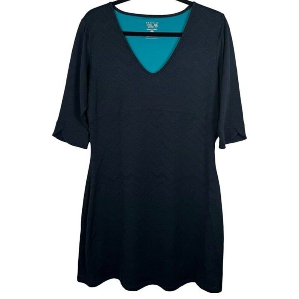 Mountain Hardwear Dress Size Large Dark Blue Chevron mid-thigh length v-neck
